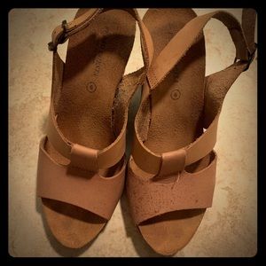 Brown wedges size 6